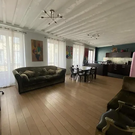 Moderne Et Confortable Au Coeur De Appartamento