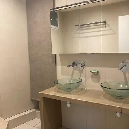 Moderne Et Confortable Au Coeur De Parigi